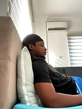 Snapshot of finefinance chatting on 10-12-25, 05:53 finefinance online show from 10-12-25, 05:53