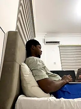 Snapshot of finefinance chatting on 10-10-25, 07:04 finefinance online show from 10-10-25, 07:04