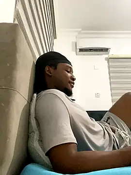 Snapshot of finefinance chatting on 10-26-25, 06:19 finefinance online show from 10-26-25, 06:19