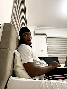 Snapshot of finefinance chatting on 10-08-25, 06:52 finefinance online show from 10-08-25, 06:52