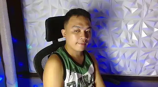 Snapshot of xsweetasian69x chatting on 03-14-25, 06:29 xsweetasian69x online show from 03-14-25, 06:29