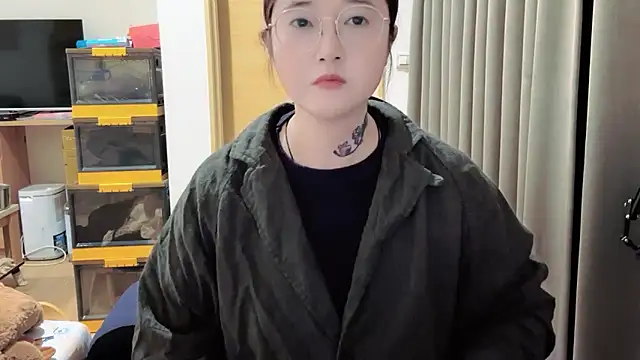 Snapshot of Tw_Angellovers chatting on 12-14-25, 03:06 Tw Angellovers online show from 12-14-25, 03:06