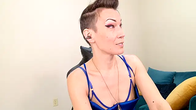 EveEnigma online show from 02-05-25, 01:54