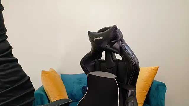 EveEnigma online show from 03-05-26, 02:46