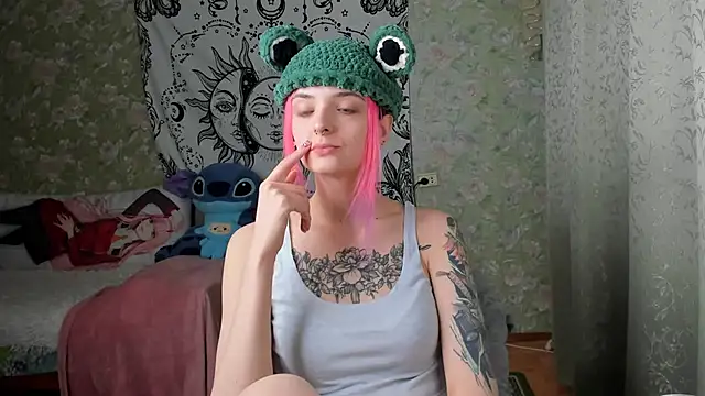 Snapshot of Cutie_Adelia chatting on 03-04-25, 11:51 Cutie Adelia online show from 03-04-25, 11:51