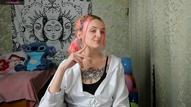 Snapshot of Cutie_Adelia chatting on 12-18-24, 12:07 Cutie Adelia online show from 12-18-24, 12:07