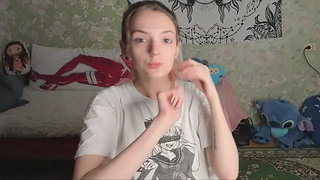 Snapshot of Cutie_Adelia chatting on 10-05-25, 10:28 Cutie Adelia online show from 10-05-25, 10:28