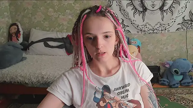 Snapshot of Cutie_Adelia chatting on 07-09-26, 10:15 Cutie Adelia online show from 07-09-26, 10:15