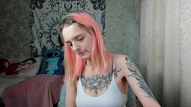 Snapshot of Cutie_Adelia chatting on 02-16-25, 11:16 Cutie Adelia online show from 02-16-25, 11:16