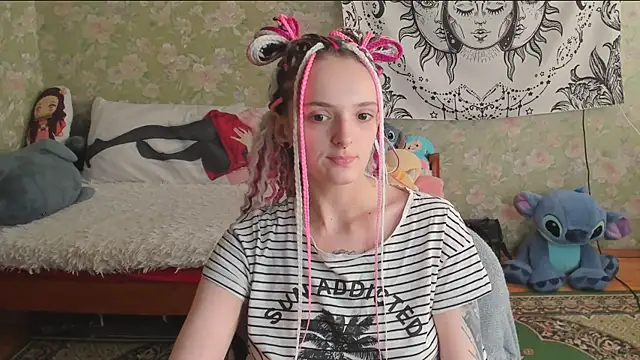 Snapshot of Cutie_Adelia chatting on 06-17-26, 12:37 Cutie Adelia online show from 06-17-26, 12:37