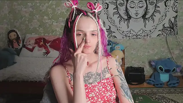 Snapshot of Cutie_Adelia chatting on 06-11-26, 12:57 Cutie Adelia online show from 06-11-26, 12:57