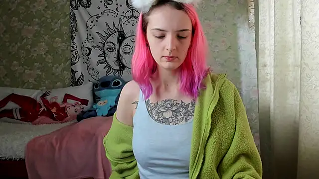 Snapshot of Cutie_Adelia chatting on 03-11-25, 08:19 Cutie Adelia online show from 03-11-25, 08:19