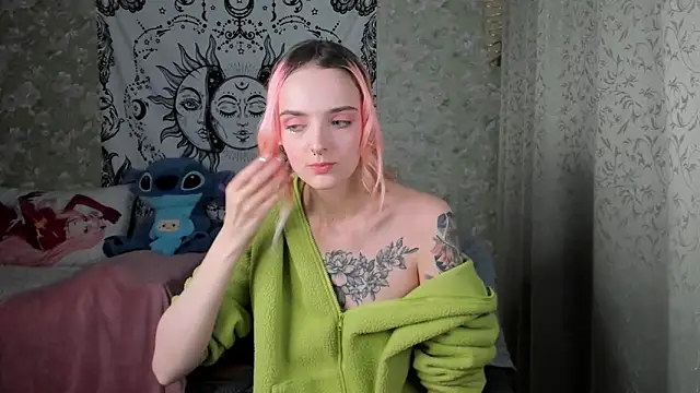Snapshot of Cutie_Adelia chatting on 02-11-25, 12:58 Cutie Adelia online show from 02-11-25, 12:58