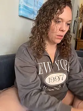 AuroraSummers online show from 02-05-26, 03:52