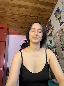 Snapshot of bellaa-w chatting on 03-29-26, 10:33 bellaa-w online show from 03-29-26, 10:33