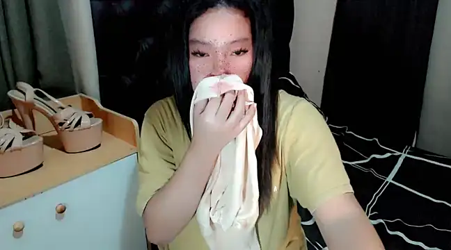 Snapshot of UrFuckingSweet_Angelxxx chatting on 02-10-25, 04:47 UrFuckingSweet Angelxxx online show from 02-10-25, 04:47