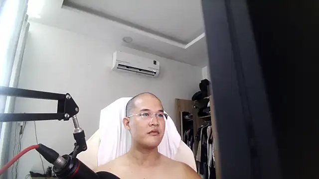 luckyjackie25 online show from 09-28-25, 03:46