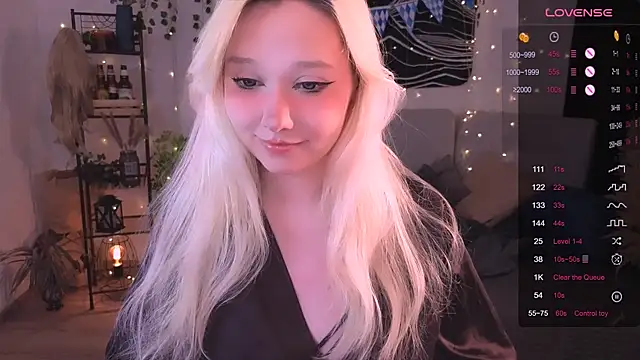 Snapshot of IrmaBell chatting on 10-11-25, 12:00 IrmaBell online show from 10-11-25, 12:00