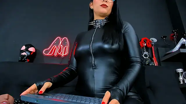 Snapshot of Amberstones chatting on 03-19-25, 12:26 Amberstones online show from 03-19-25, 12:26