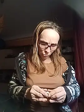 Dettybitch40 online show from 11-17-25, 01:48