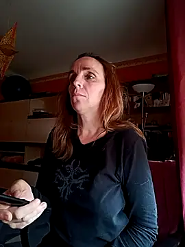 Dettybitch40 online show from 10-30-25, 08:01