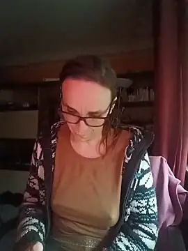 Dettybitch40 online show from 12-15-25, 01:17