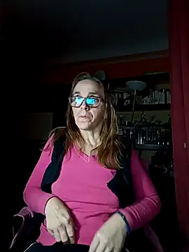 Dettybitch40 online show from 10-28-25, 05:01