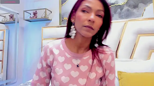 HannaPetit online show from 11-15-25, 06:56