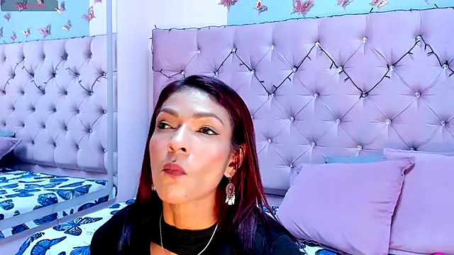 HannaPetit online show from 12-17-25, 08:47