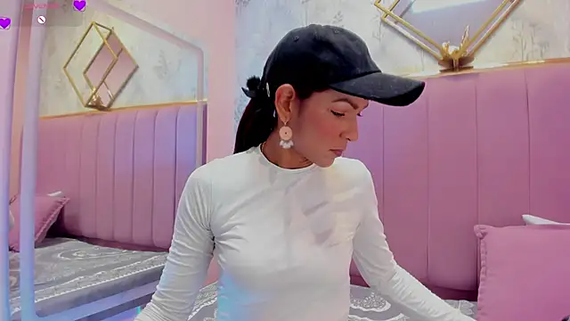 HannaPetit online show from 04-15-26, 07:18