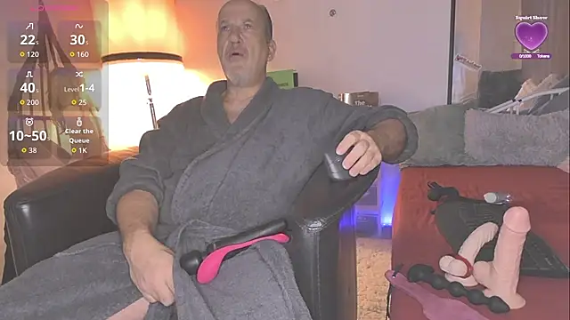 Snapshot of openminddaddy chatting on 02-13-26, 04:45 openminddaddy online show from 02-13-26, 04:45