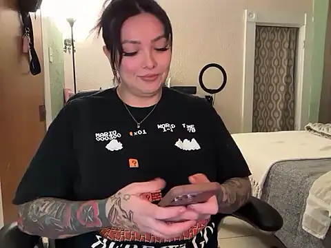 nativepumpkin95 online show from 10-15-25, 01:59