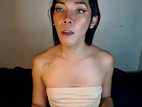 Snapshot of perly_169 chatting on 02-15-25, 11:28 perly 169 online show from 02-15-25, 11:28