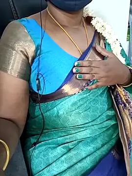 Snapshot of Tamil-hotwife chatting on 10-09-25, 09:48 Tamil-hotwife online show from 10-09-25, 09:48