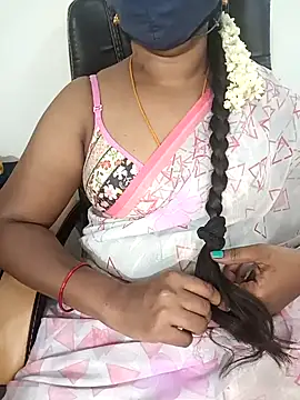 Snapshot of Tamil-hotwife chatting on 03-11-25, 04:30 Tamil-hotwife online show from 03-11-25, 04:30
