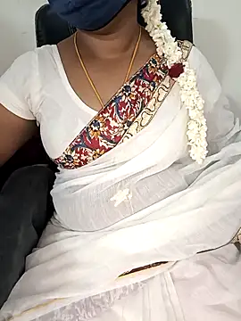 Snapshot of Tamil-hotwife chatting on 10-04-25, 04:52 Tamil-hotwife online show from 10-04-25, 04:52