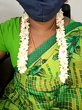 Snapshot of Tamil-hotwife chatting on 09-10-25, 04:39 Tamil-hotwife online show from 09-10-25, 04:39