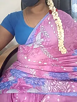 Snapshot of Tamil-hotwife chatting on 03-08-25, 05:59 Tamil-hotwife online show from 03-08-25, 05:59
