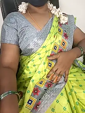 Snapshot of Tamil-hotwife chatting on 03-04-25, 03:48 Tamil-hotwife online show from 03-04-25, 03:48