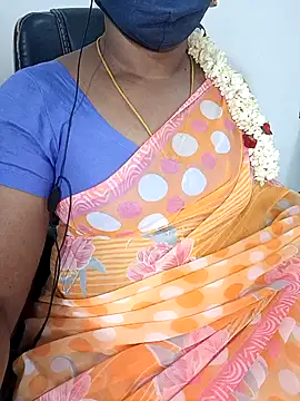 Snapshot of Tamil-hotwife chatting on 10-18-25, 04:20 Tamil-hotwife online show from 10-18-25, 04:20