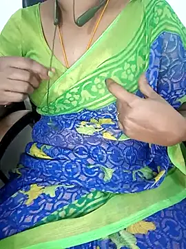 Snapshot of Tamil-hotwife chatting on 02-27-25, 05:07 Tamil-hotwife online show from 02-27-25, 05:07