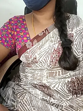 Snapshot of Tamil-hotwife chatting on 10-19-25, 05:48 Tamil-hotwife online show from 10-19-25, 05:48