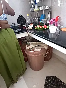 Snapshot of Tamil-hotwife chatting on 03-03-25, 09:02 Tamil-hotwife online show from 03-03-25, 09:02