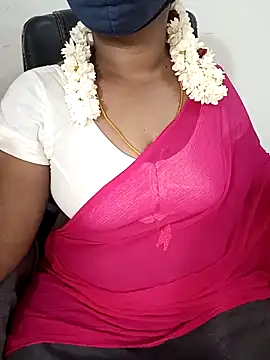 Snapshot of Tamil-hotwife chatting on 09-11-25, 06:02 Tamil-hotwife online show from 09-11-25, 06:02