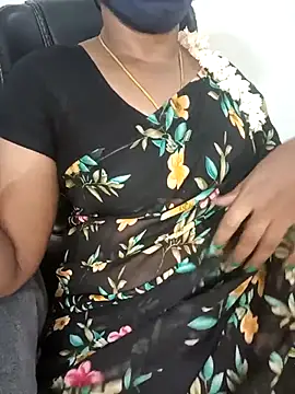 Snapshot of Tamil-hotwife chatting on 10-11-25, 06:09 Tamil-hotwife online show from 10-11-25, 06:09