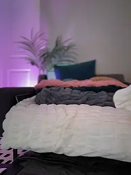 Fiona Kent  online show from 12-27-24, 01:11