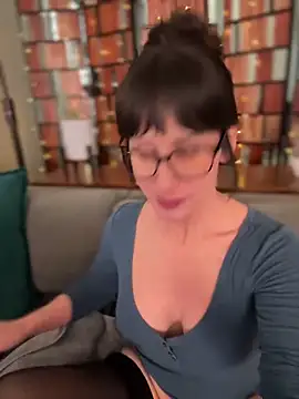 Fiona Kent  online show from 03-30-26, 08:54