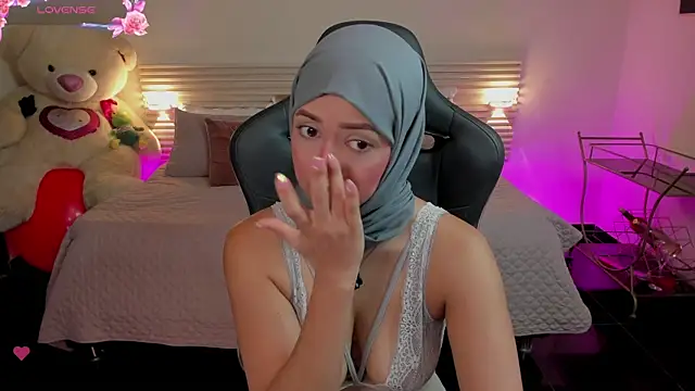Snapshot of New_Arab_Kingdom chatting on 10-12-25, 02:57 New Arab Kingdom online show from 10-12-25, 02:57