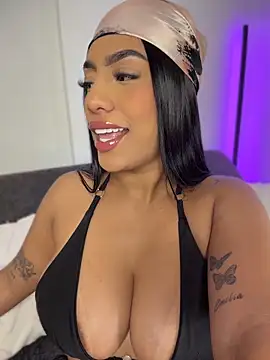 Sara mocca  online show from 06-18-26, 08:58