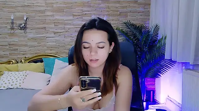 Snapshot of PlayfulElla chatting on 02-27-25, 03:26 PlayfulElla online show from 02-27-25, 03:26